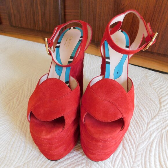 NIB Gucci Sally suede hibiscus red platform wedge heels ankle strap sandals 38 - Picture 3 of 16